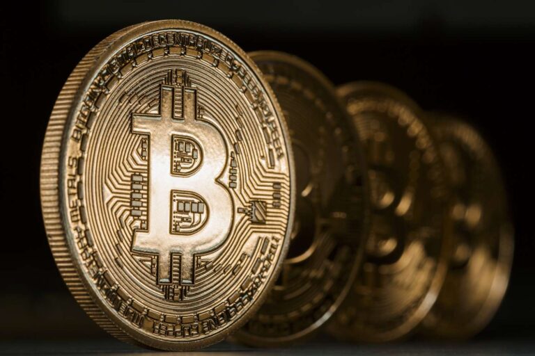 Bitcoin Explained: The Ultimate Guide to Buying, Mining, and Profiting in 2024